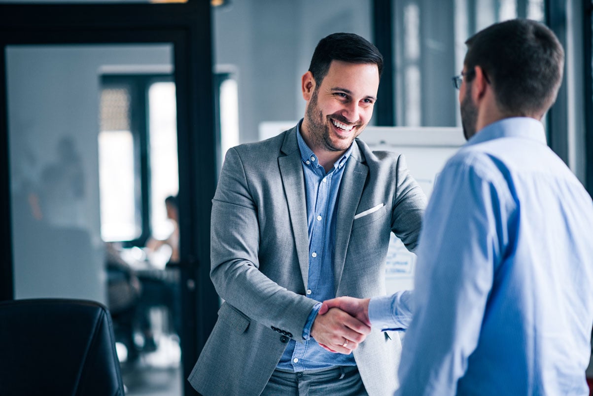 Businessman-shaking-hands